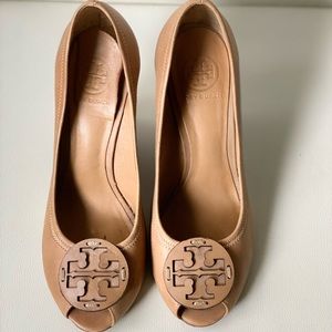 Tory Burch open toe wedges.Sz 9M